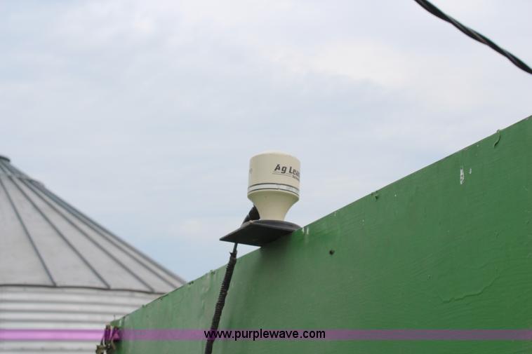 image for item J2187 1990 John Deere 9400 combine