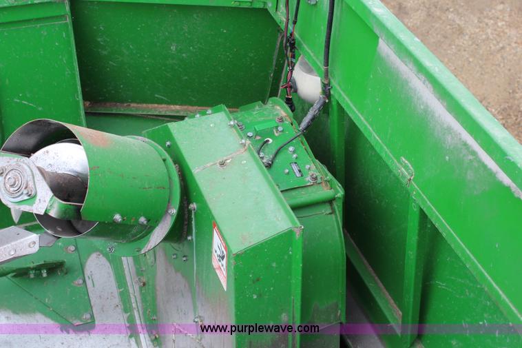 image for item J2187 1990 John Deere 9400 combine