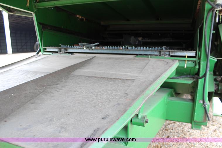 image for item J2187 1990 John Deere 9400 combine