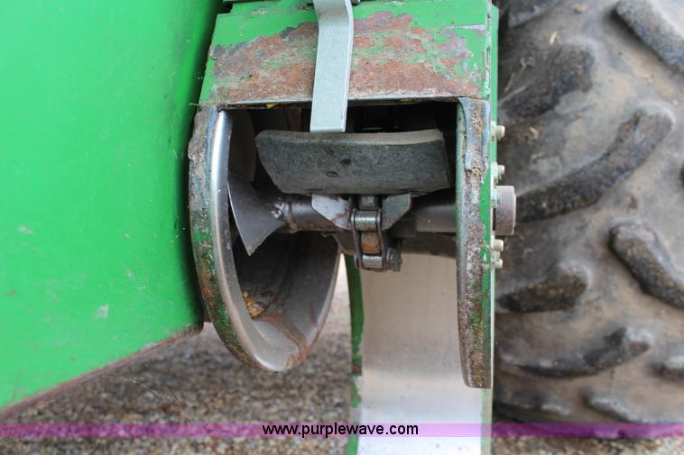 image for item J2187 1990 John Deere 9400 combine