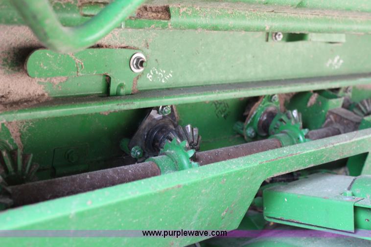 image for item J2187 1990 John Deere 9400 combine