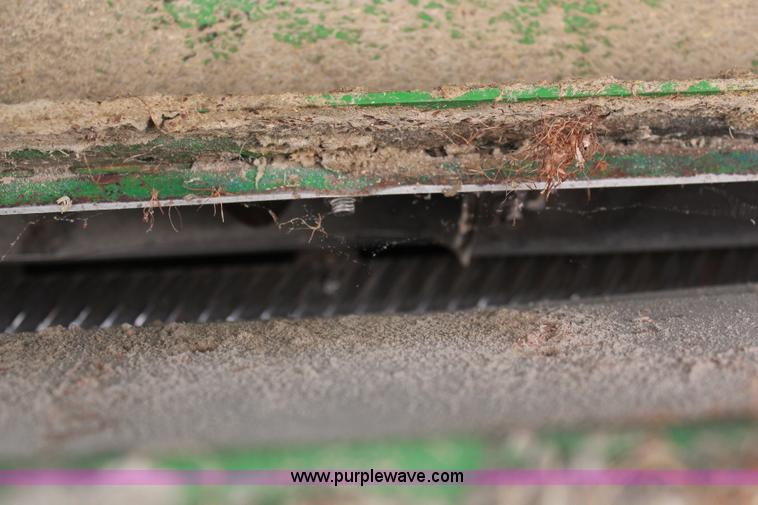 image for item J2187 1990 John Deere 9400 combine