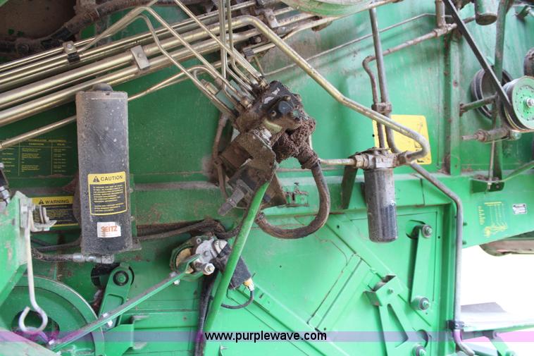 image for item J2187 1990 John Deere 9400 combine