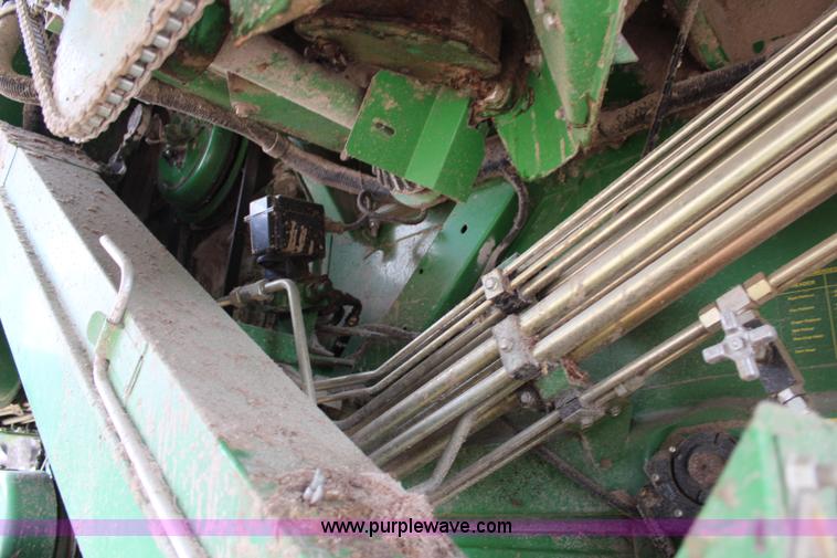 image for item J2187 1990 John Deere 9400 combine
