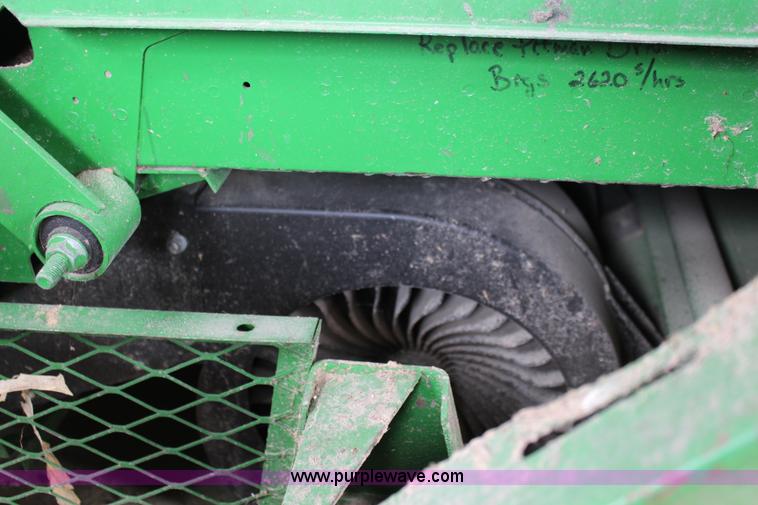 image for item J2187 1990 John Deere 9400 combine
