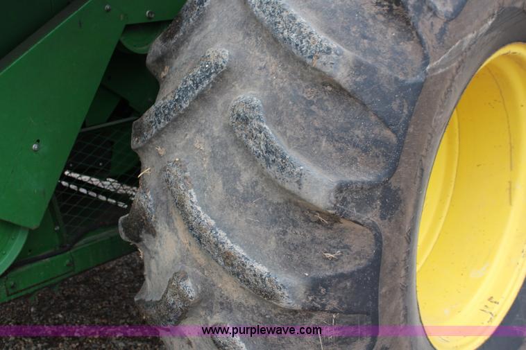 image for item J2187 1990 John Deere 9400 combine