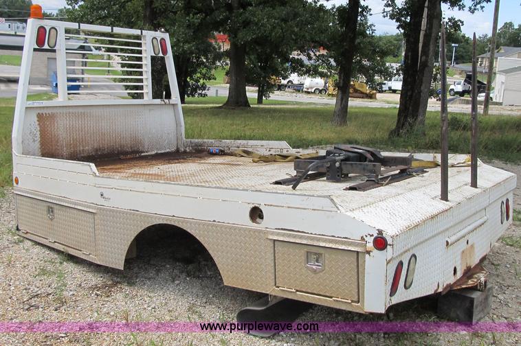 image for item Z9140 2006 Wheeler flatbed bale bed