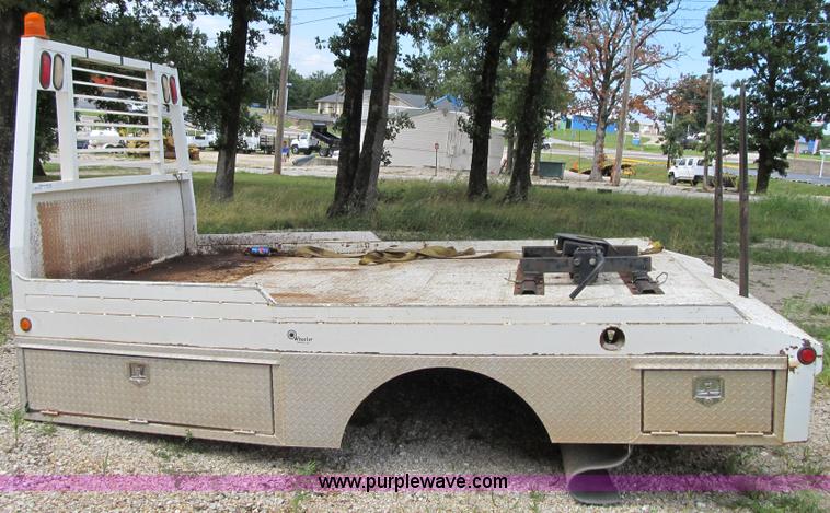 image for item Z9140 2006 Wheeler flatbed bale bed