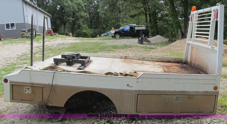 image for item Z9140 2006 Wheeler flatbed bale bed