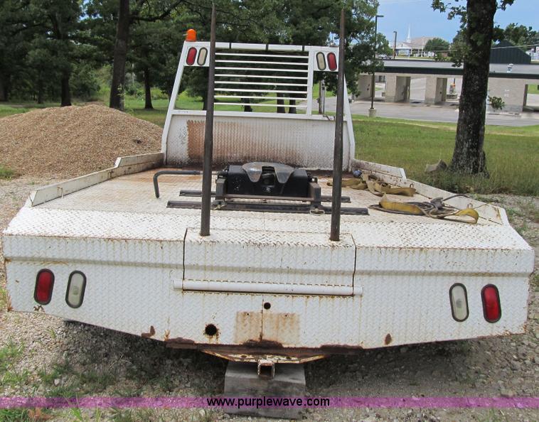 image for item Z9140 2006 Wheeler flatbed bale bed
