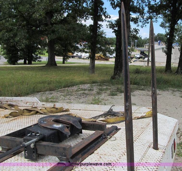 image for item Z9140 2006 Wheeler flatbed bale bed