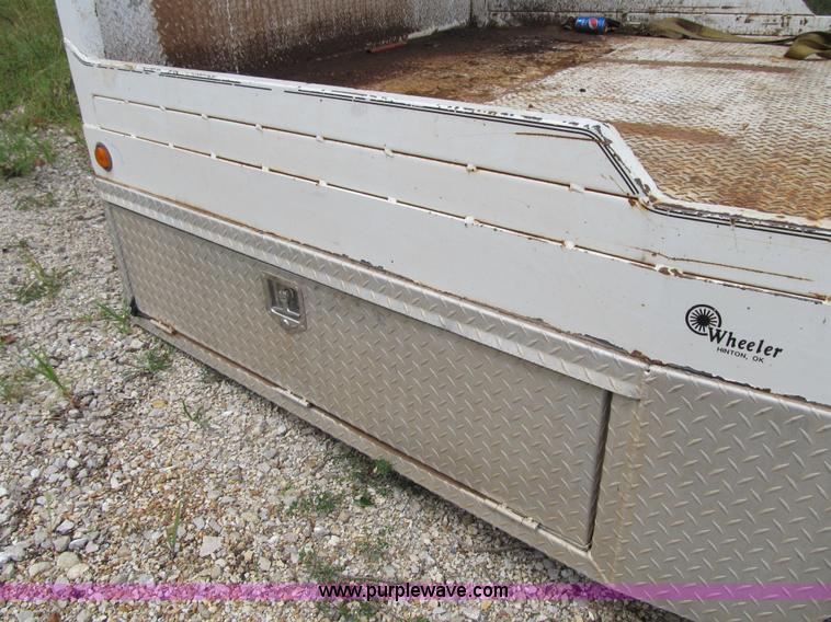 image for item Z9140 2006 Wheeler flatbed bale bed