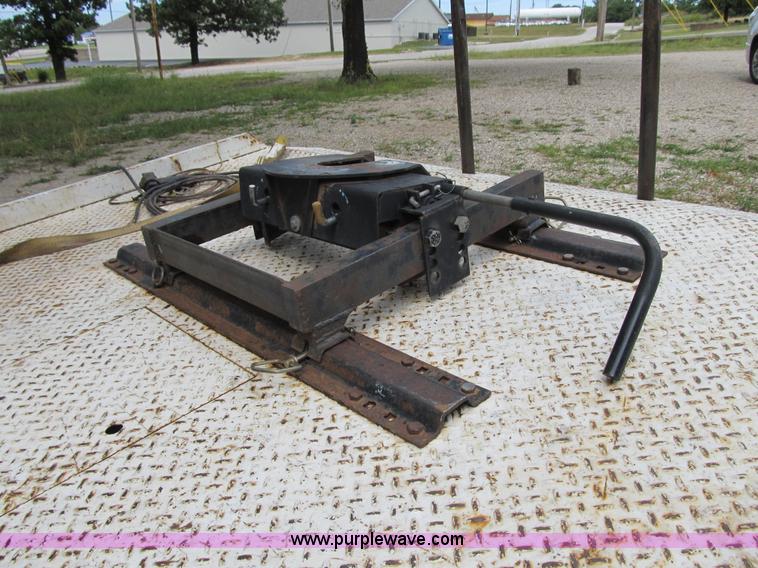 image for item Z9140 2006 Wheeler flatbed bale bed