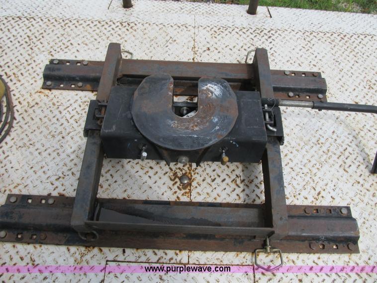 image for item Z9140 2006 Wheeler flatbed bale bed