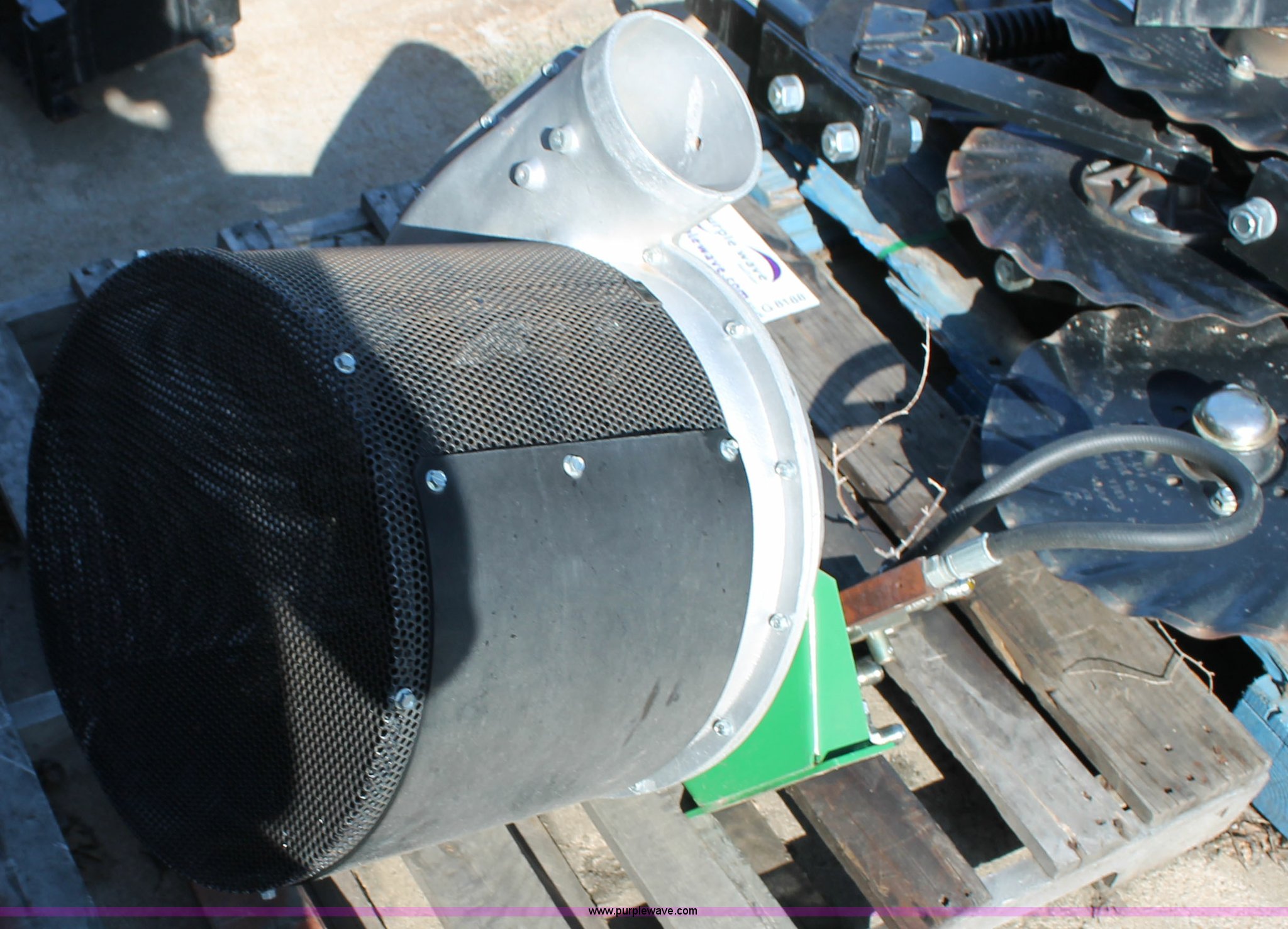 Crary 6' air drill fan in Assaria, KS | Item G8188 sold | Purple Wave