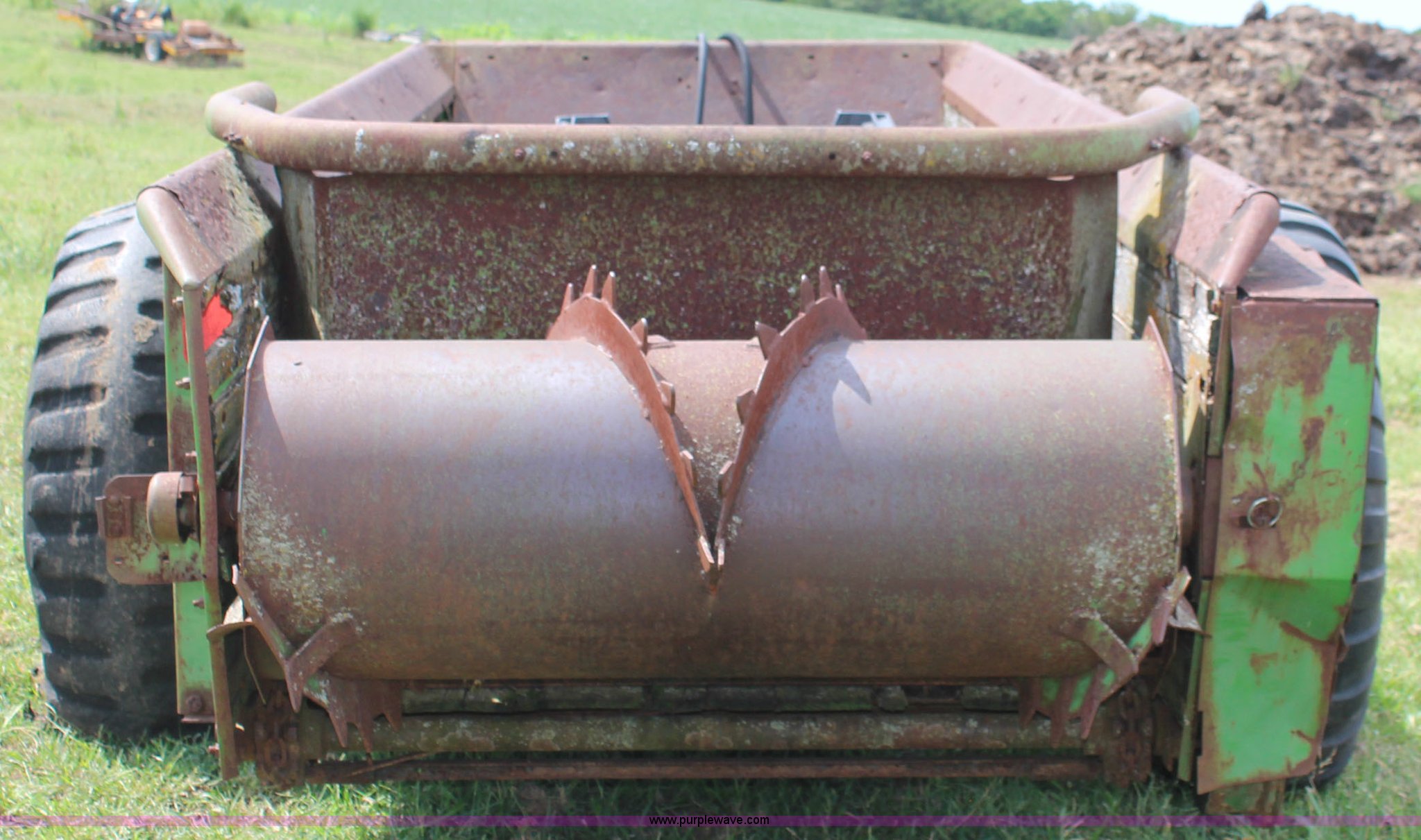 John Deere 54 manure spreader in Bonner Springs, KS Item J2094 sold