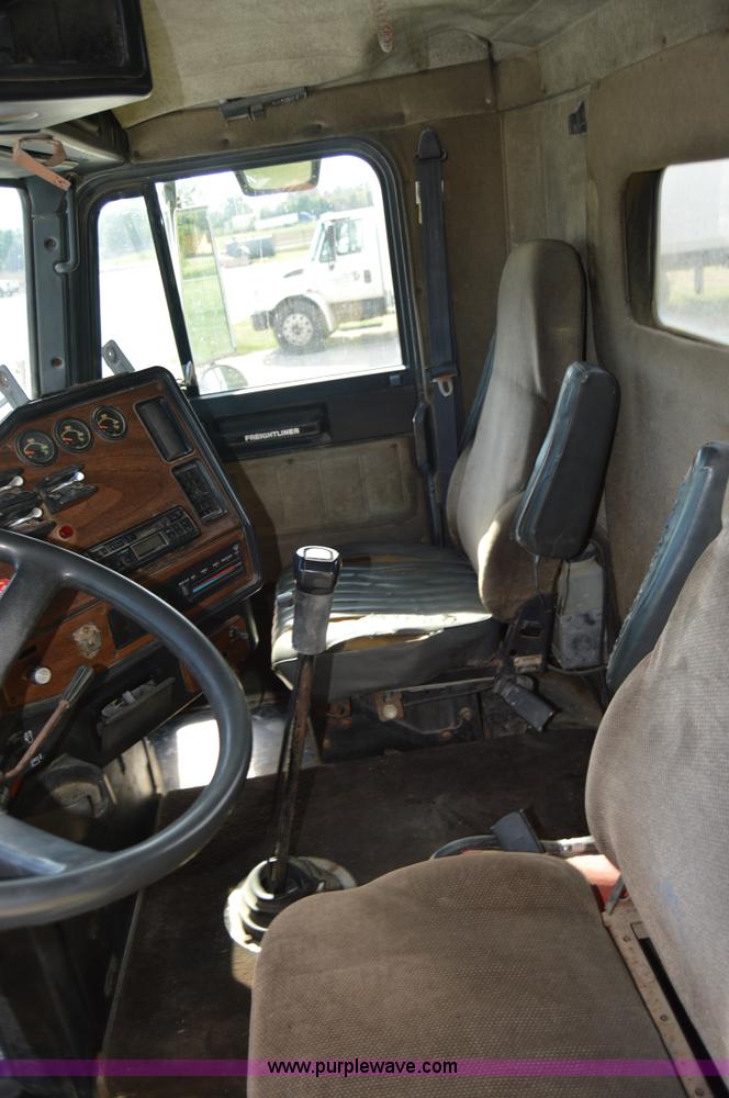 image for item AY9740 1989 Freightliner FLD120 truck cab and chassis