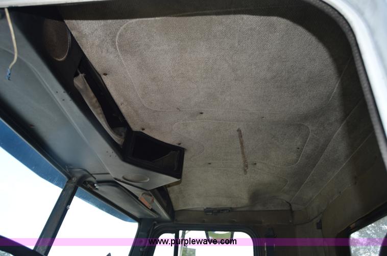 image for item AY9740 1989 Freightliner FLD120 truck cab and chassis
