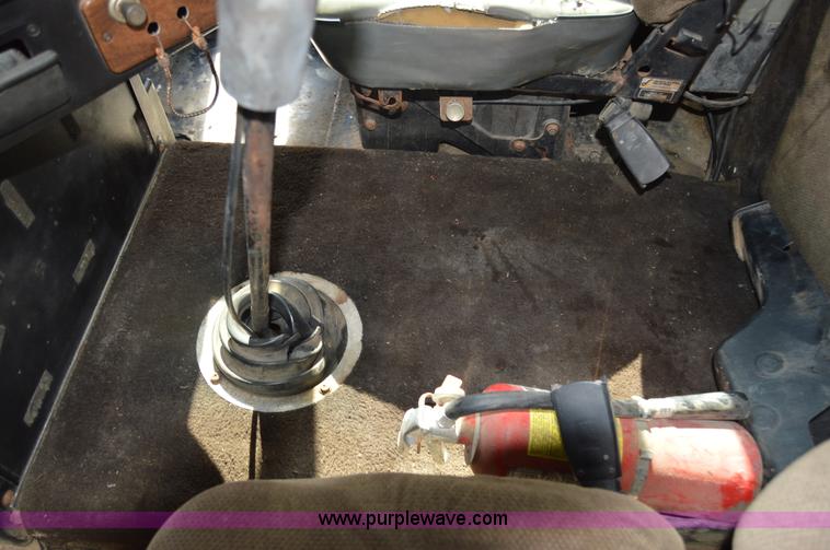 image for item AY9740 1989 Freightliner FLD120 truck cab and chassis