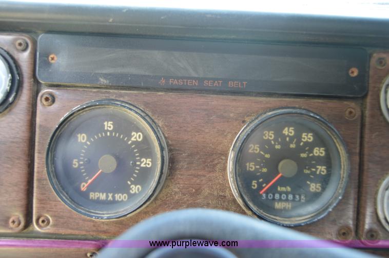 image for item AY9740 1989 Freightliner FLD120 truck cab and chassis