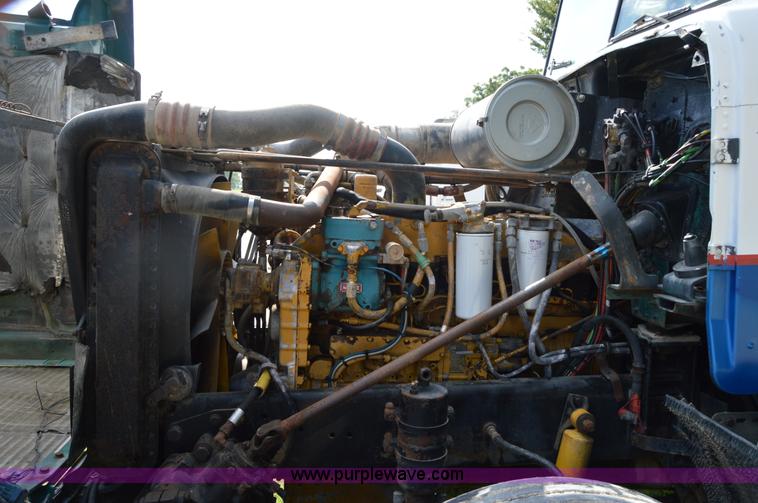 image for item AY9740 1989 Freightliner FLD120 truck cab and chassis