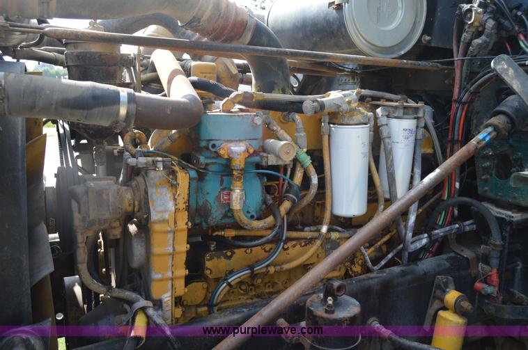 image for item AY9740 1989 Freightliner FLD120 truck cab and chassis