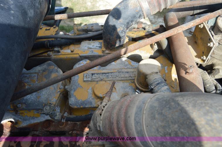 image for item AY9740 1989 Freightliner FLD120 truck cab and chassis