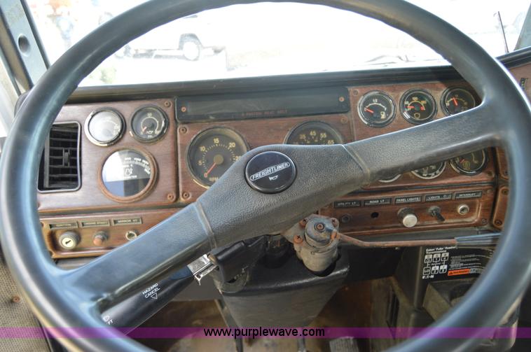 image for item AY9740 1989 Freightliner FLD120 truck cab and chassis