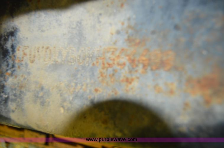 image for item AY9740 1989 Freightliner FLD120 truck cab and chassis