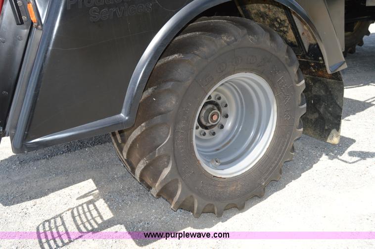 image for item AY9741 2006 Case IH FLX 4510 self-propelled dry spreader applicator