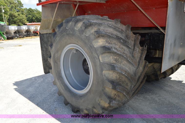 image for item AY9741 2006 Case IH FLX 4510 self-propelled dry spreader applicator