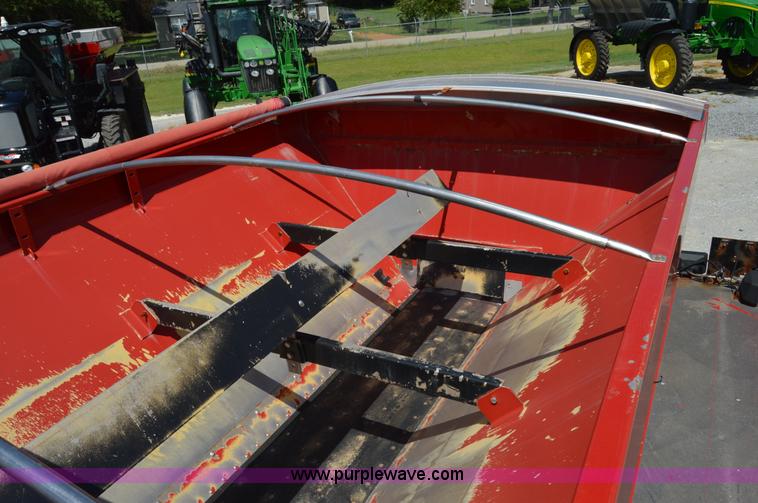 image for item AY9741 2006 Case IH FLX 4510 self-propelled dry spreader applicator