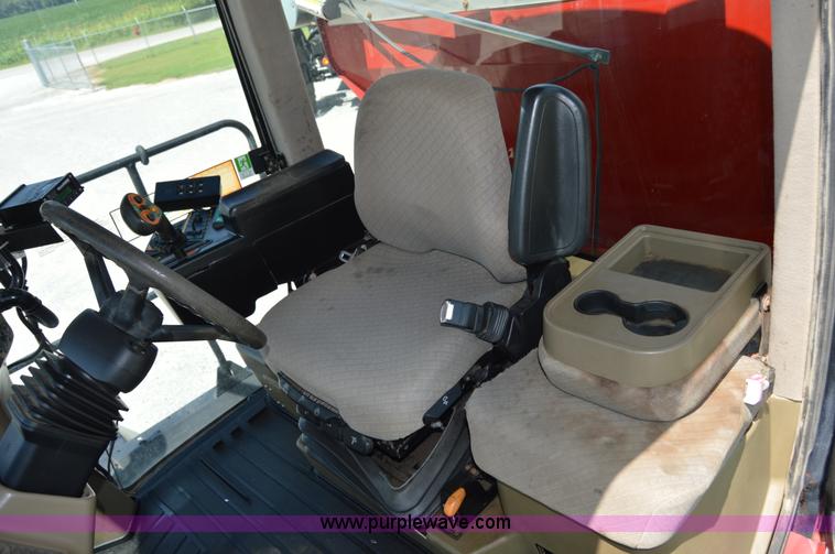 image for item AY9741 2006 Case IH FLX 4510 self-propelled dry spreader applicator