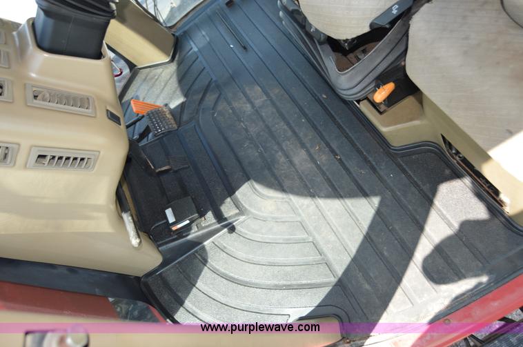 image for item AY9741 2006 Case IH FLX 4510 self-propelled dry spreader applicator