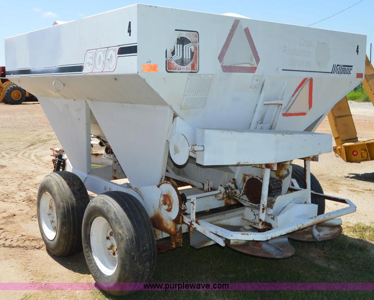 image for item AY9743 Willmar 500 spreader