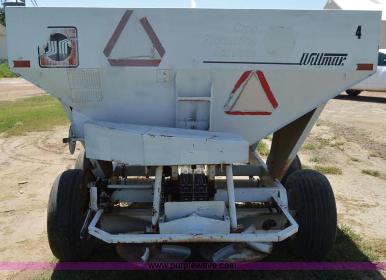 image for item AY9743 Willmar 500 spreader