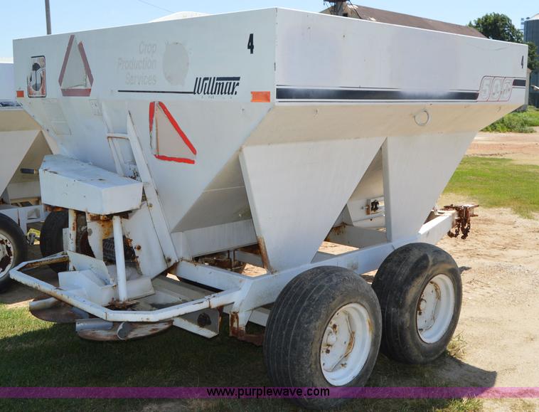 image for item AY9743 Willmar 500 spreader