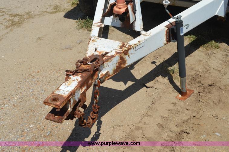 image for item AY9743 Willmar 500 spreader