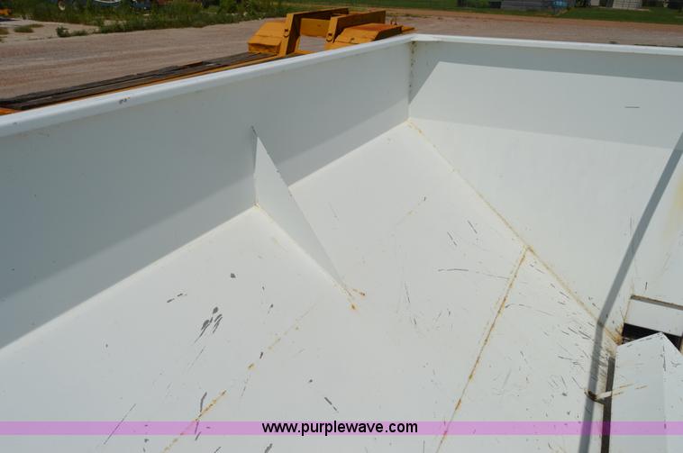 image for item AY9743 Willmar 500 spreader