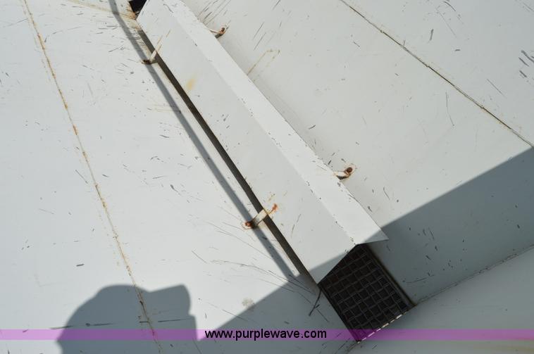 image for item AY9743 Willmar 500 spreader