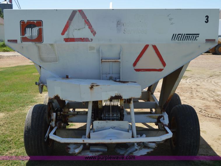 image for item AY9744 Willmar 500 spreader
