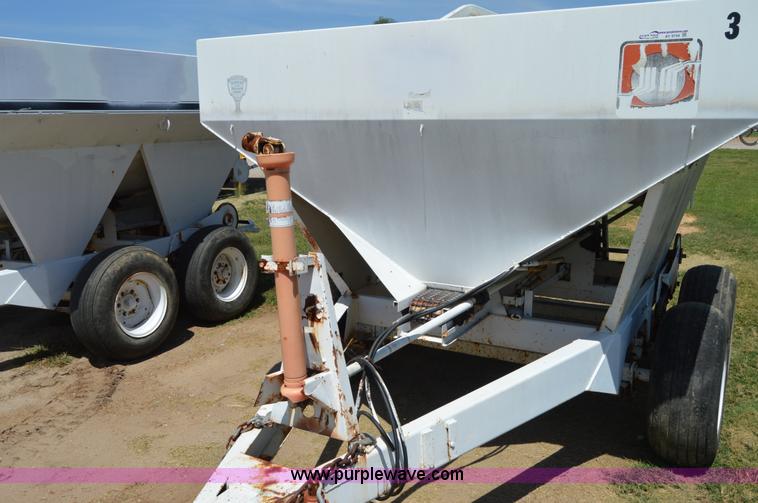 image for item AY9744 Willmar 500 spreader