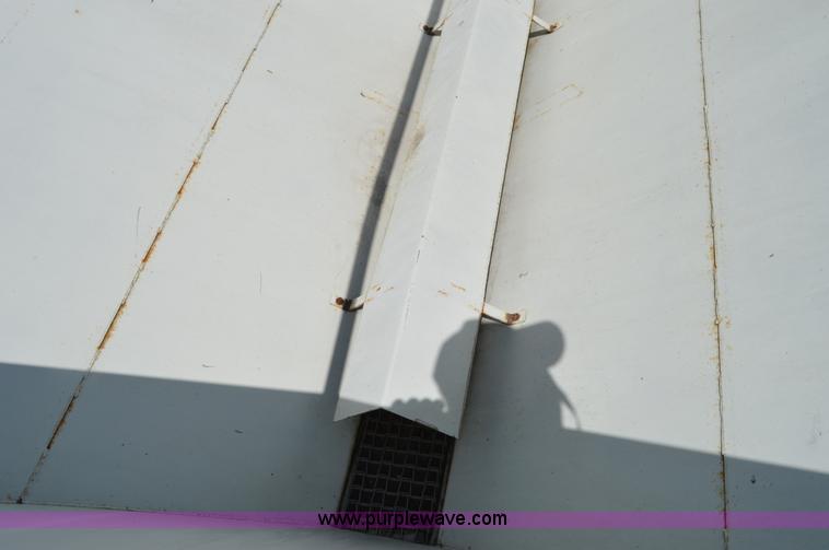 image for item AY9744 Willmar 500 spreader