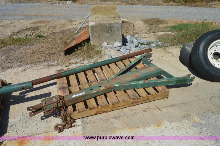 image for item AY9748 Anhydrous tank running gear