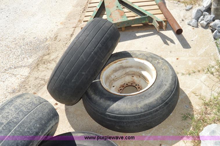 image for item AY9748 Anhydrous tank running gear