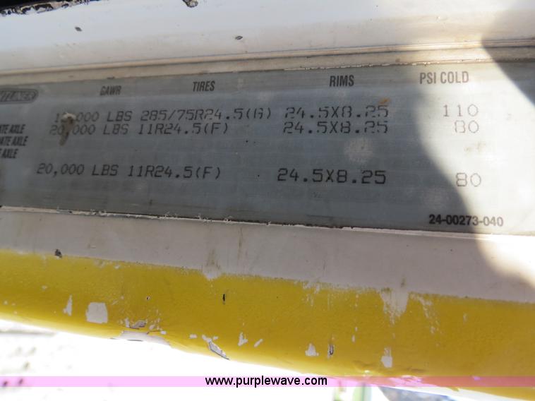 image for item B4926 1993 Freightliner FLD tender truck