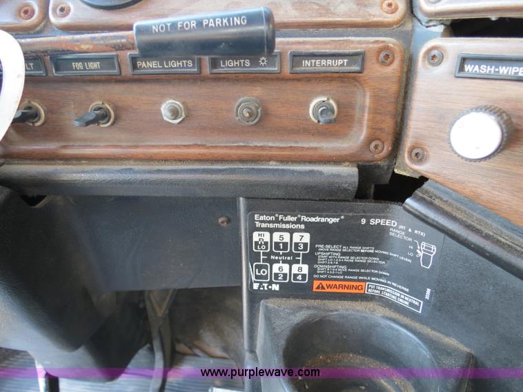 image for item B4926 1993 Freightliner FLD tender truck