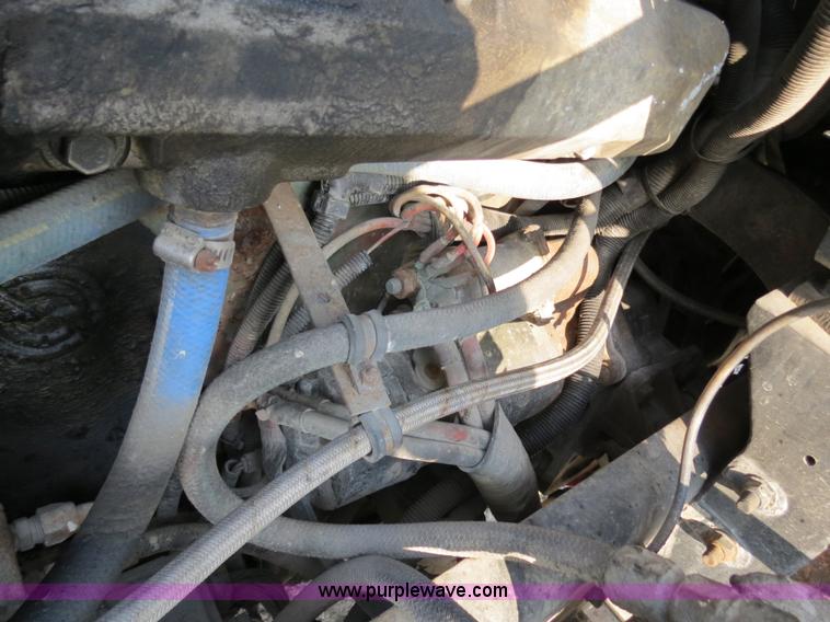 image for item B4926 1993 Freightliner FLD tender truck