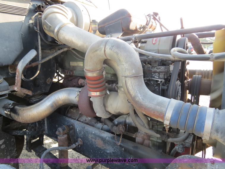 image for item B4926 1993 Freightliner FLD tender truck