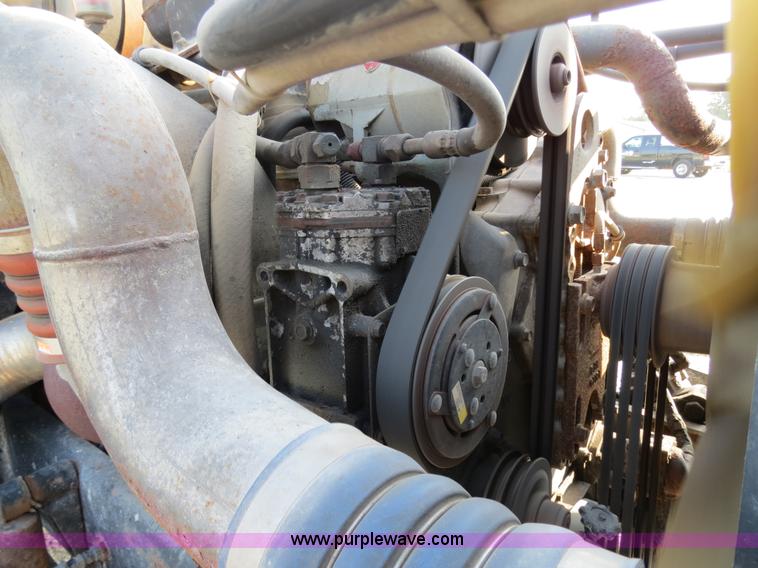 image for item B4926 1993 Freightliner FLD tender truck